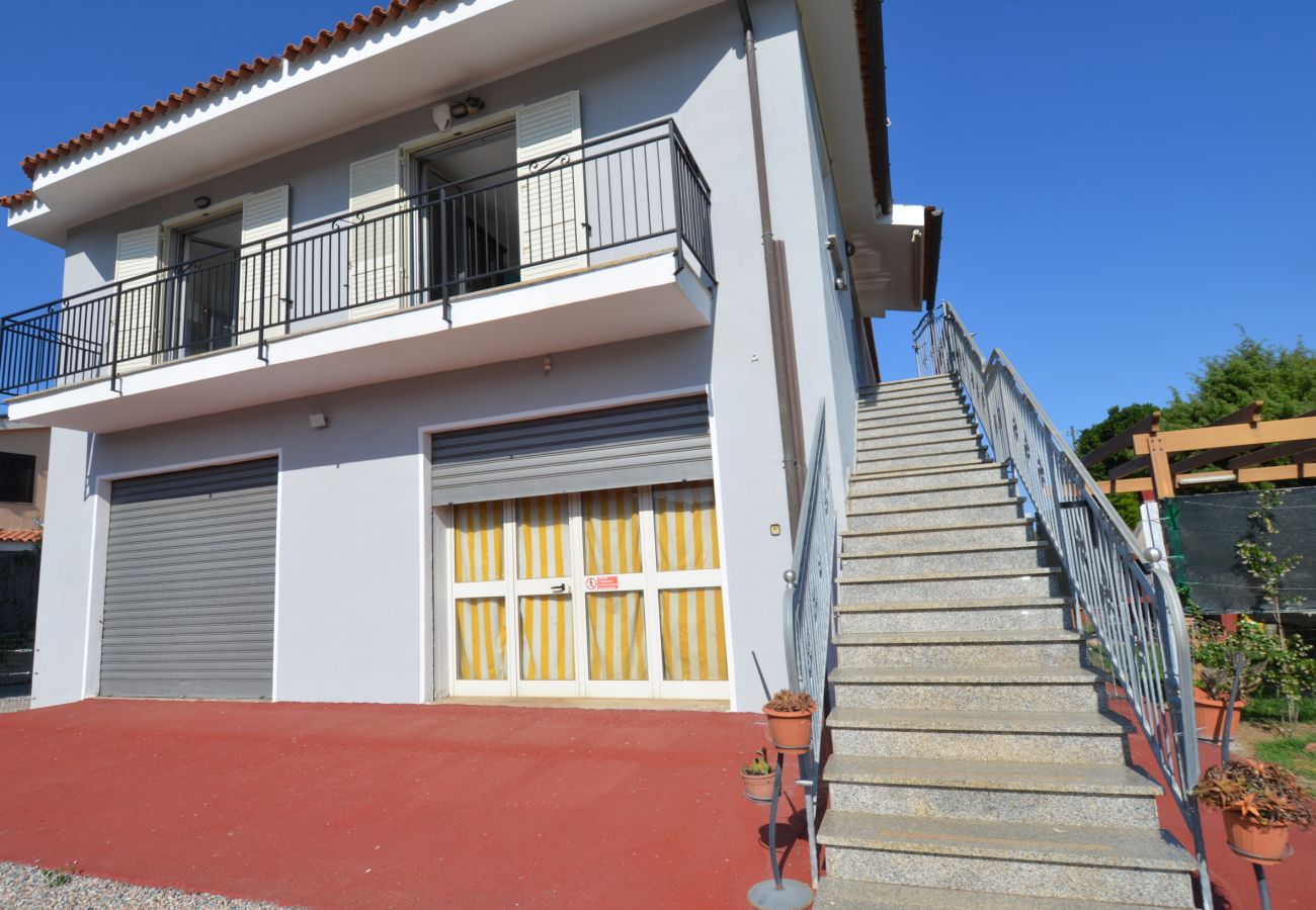 Maison à San Teodoro - BEAUTIFUL HOUSE IN SAN TEODORO, SLEEPS 8 (SFT-JAV01P1)